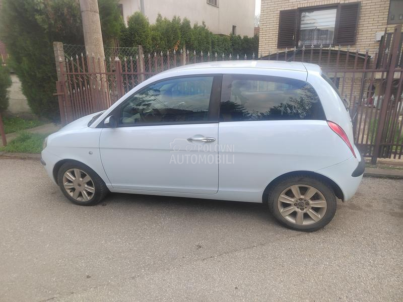 Lancia Ypsilon 