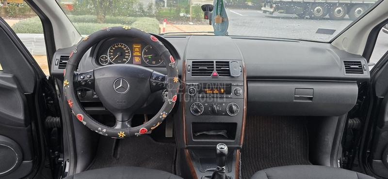 Mercedes Benz A 150 1.5ELEGANCE