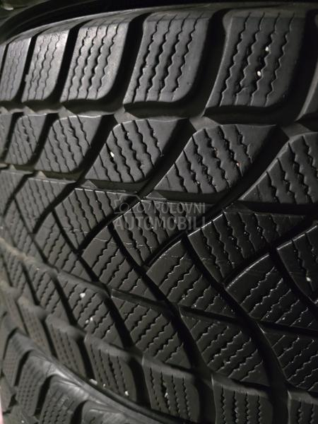 Dunlop 235/45 R18 Zimska