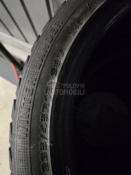 Dunlop 235/45 R18 Zimska