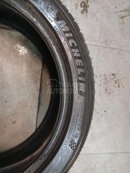 Michelin 235/45 R19 Letnja