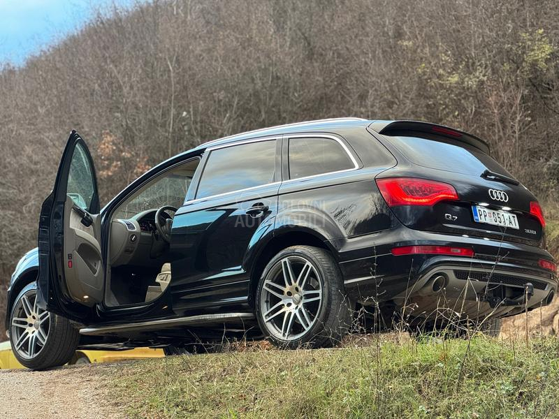 Audi Q7 