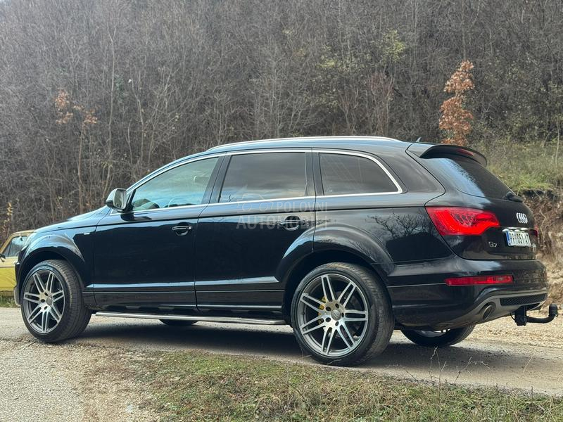 Audi Q7 