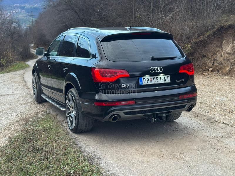 Audi Q7 