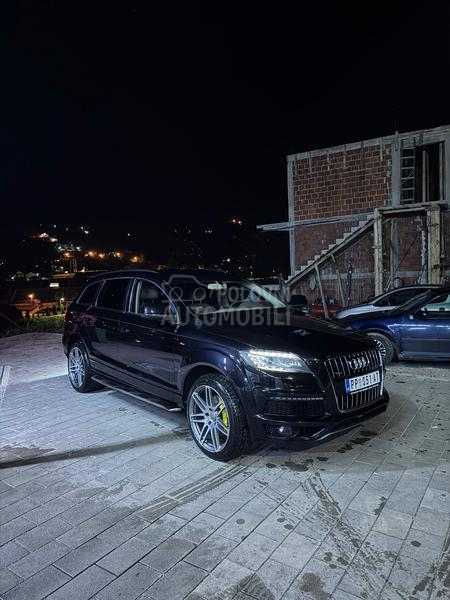 Audi Q7 
