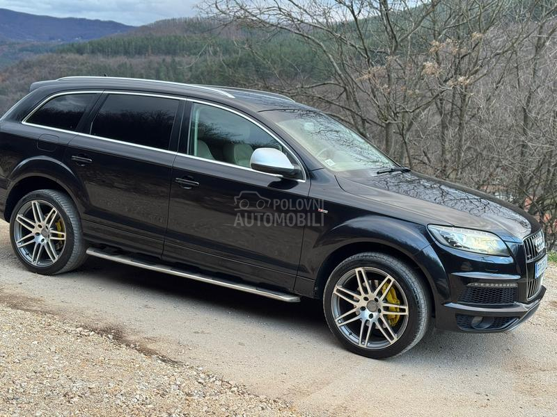 Audi Q7 