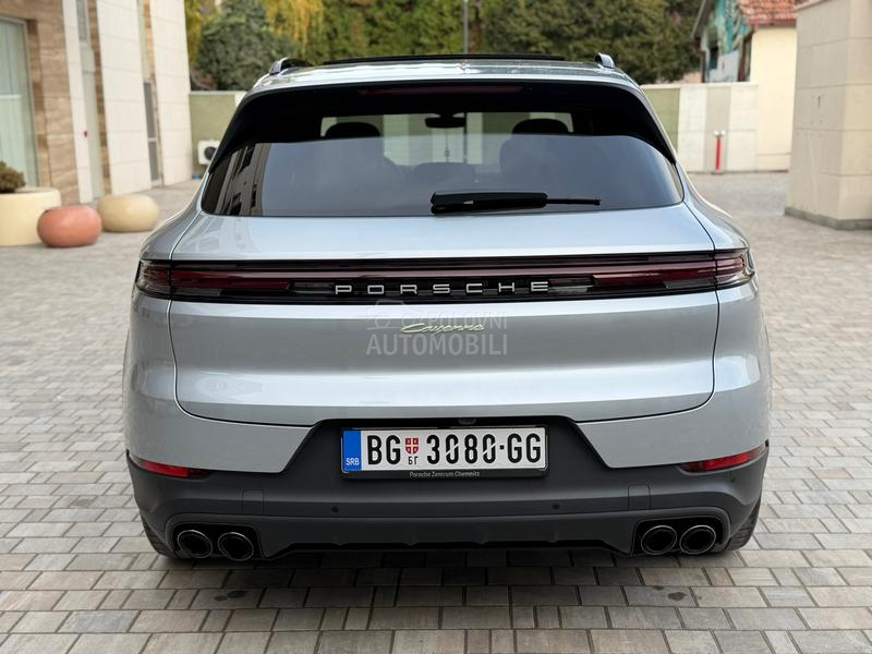 Porsche Cayenne hybrid/matrix/pan