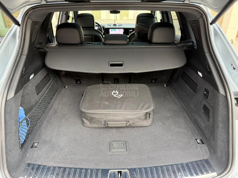 Porsche Cayenne hybrid/matrix/pan