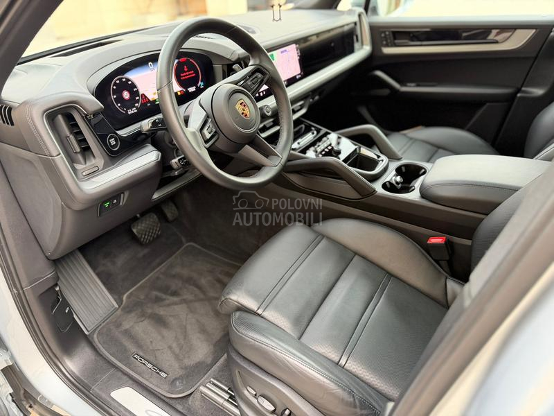 Porsche Cayenne hybrid/matrix/pan