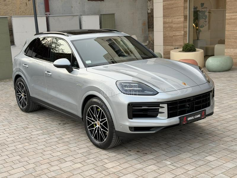 Porsche Cayenne hybrid/matrix/pan