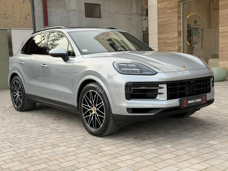 Porsche Cayenne hybrid/matrix/pan