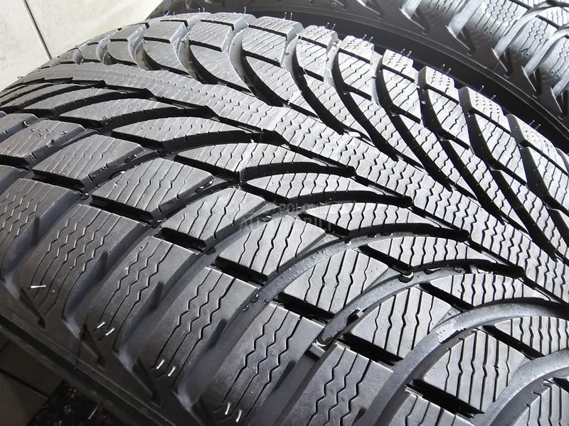 Michelin 255/45 R20 Zimska