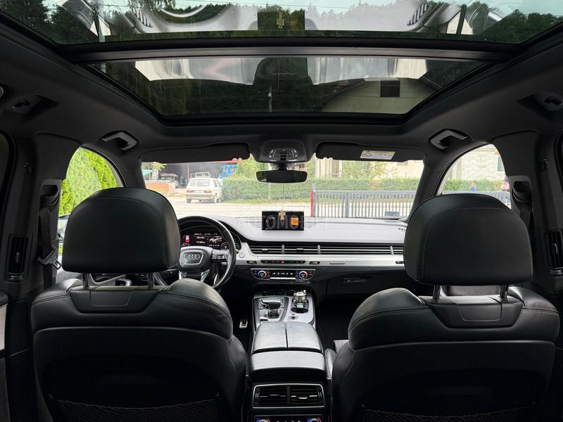 Audi Q7 S LINE