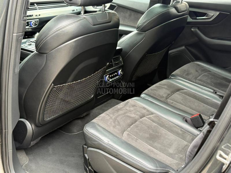 Audi Q7 S LINE