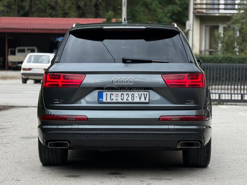Audi Q7 S LINE