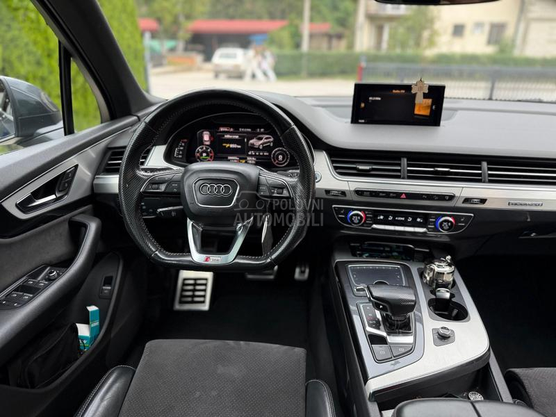 Audi Q7 S LINE