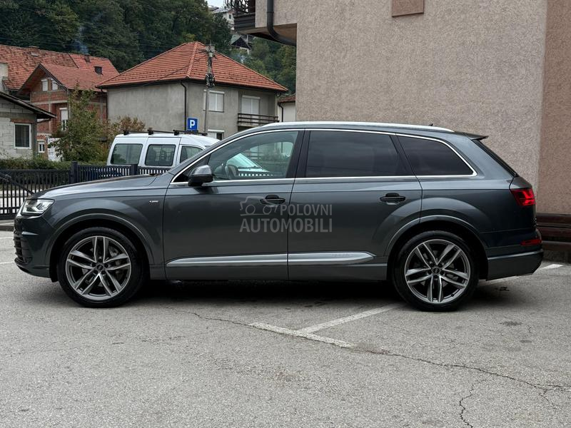 Audi Q7 S LINE