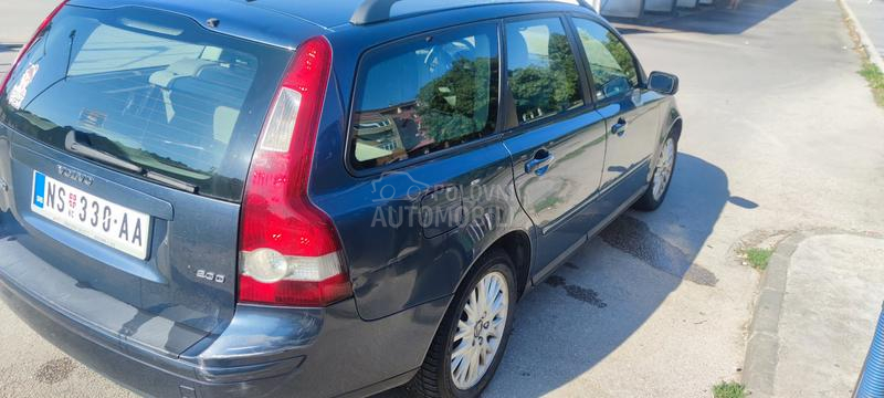Volvo V50 