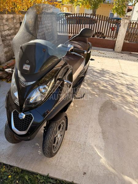 Piaggio mp3 business