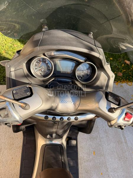 Piaggio mp3 business