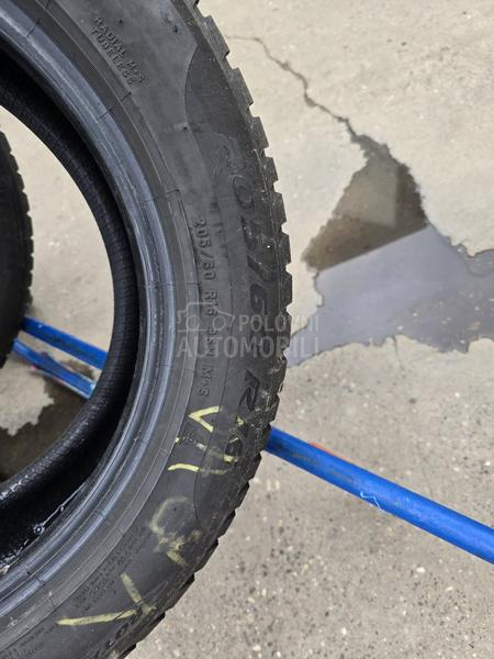 Pirelli 205/60 R16 Zimska