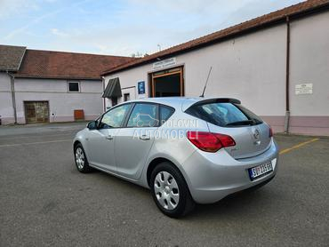 Opel Astra J 1.6