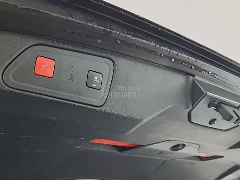 Peugeot 3008 1.2 ALLURE