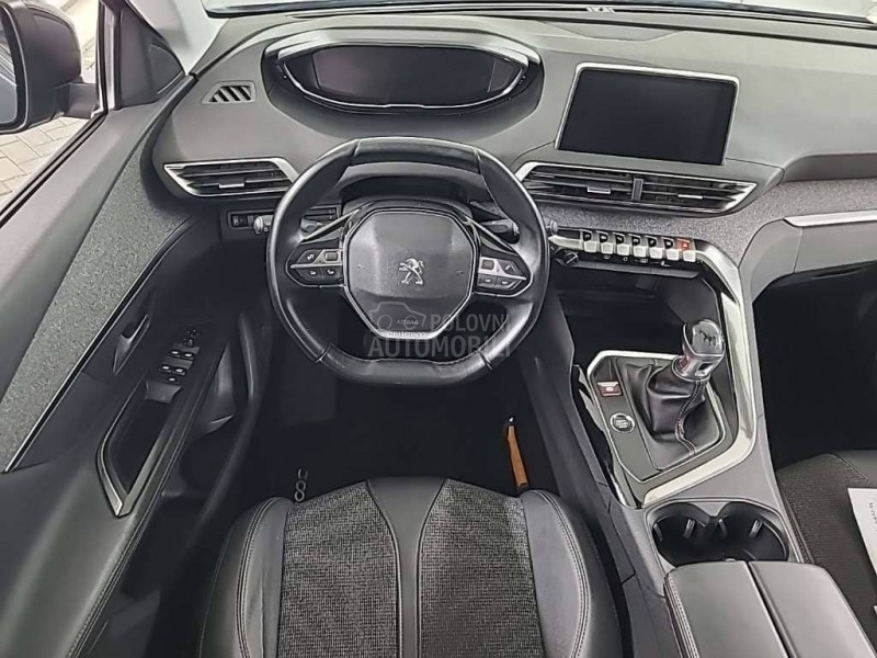 Peugeot 3008 1.2 ALLURE