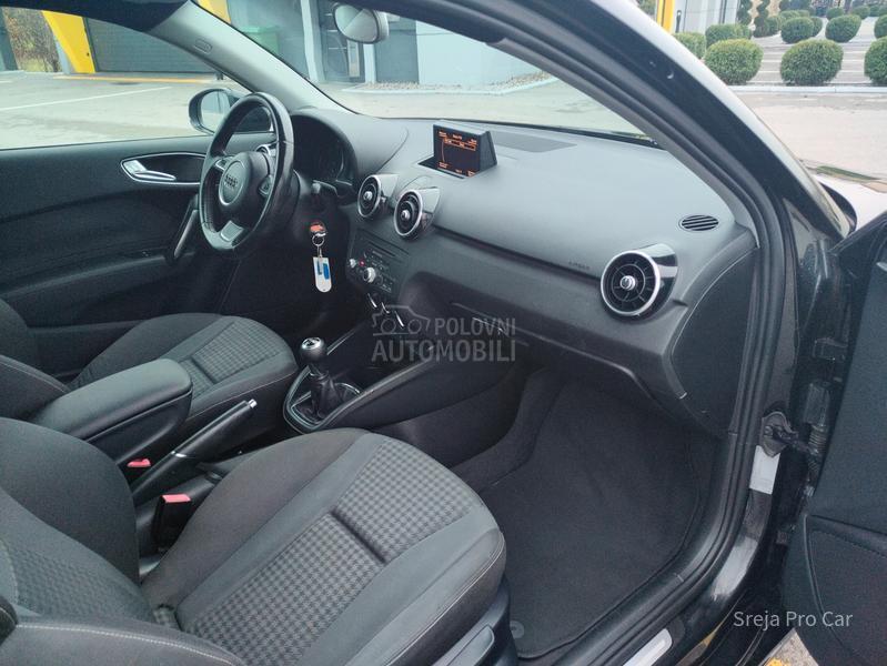 Audi A1 NOV PLIVAJUĆI