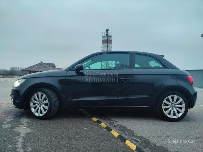 Audi A1 NOV PLIVAJUĆI