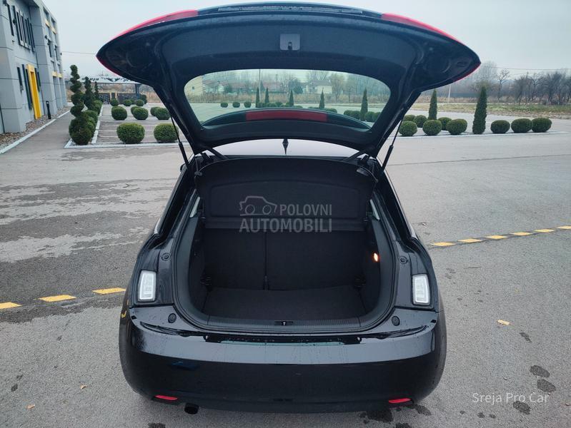 Audi A1 NOV PLIVAJUĆI