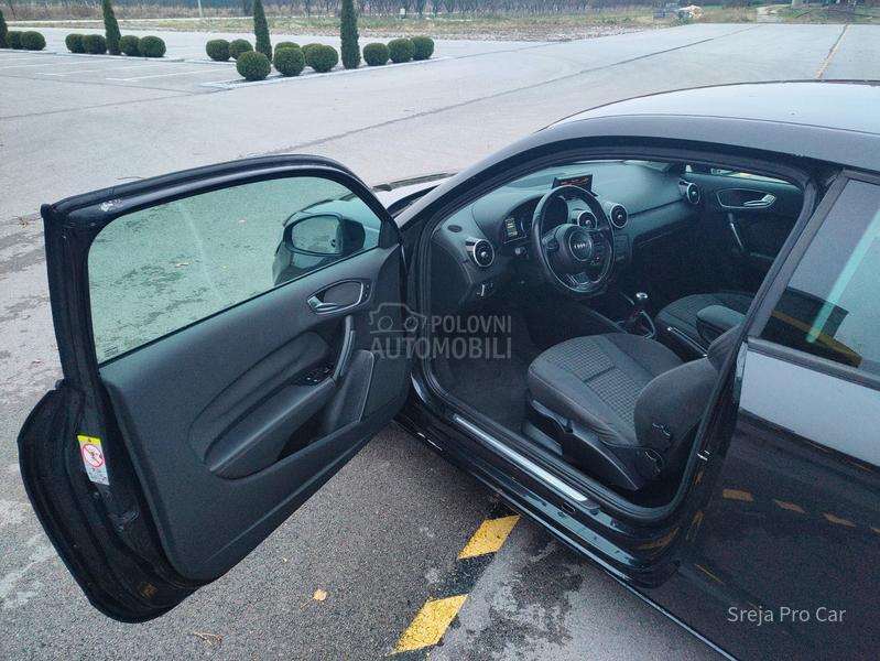 Audi A1 NOV PLIVAJUĆI