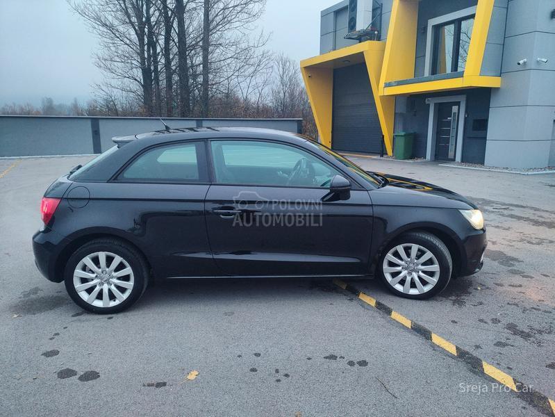 Audi A1 NOV PLIVAJUĆI