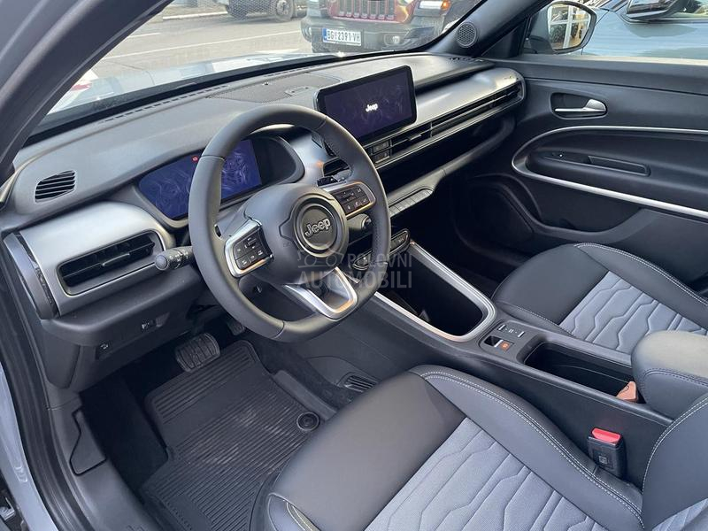 Jeep Avenger UPLAND 4x4 DEMO