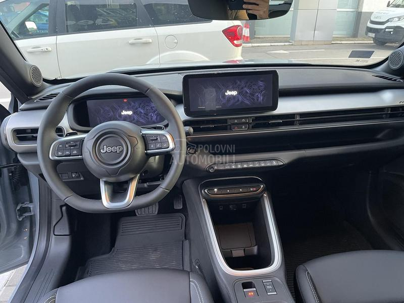 Jeep Avenger UPLAND 4x4 DEMO