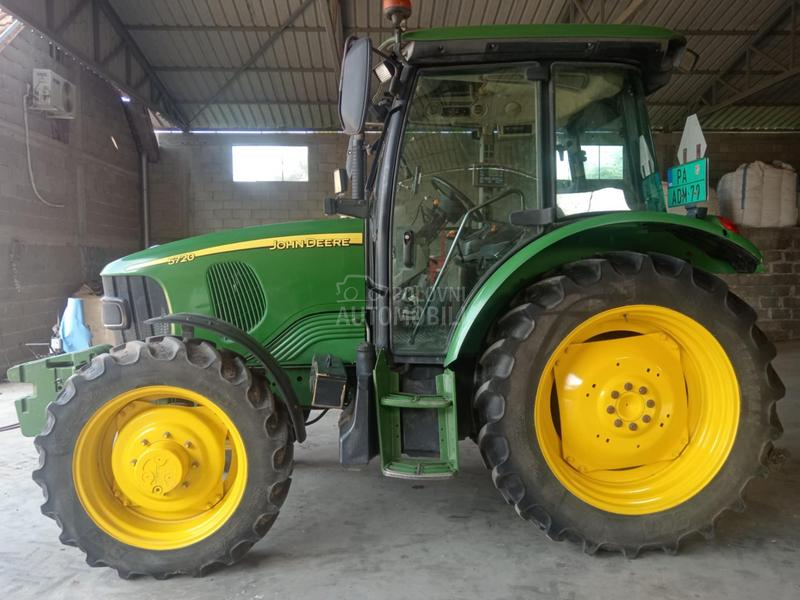 John Deere 5720