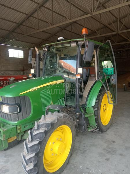 John Deere 5720