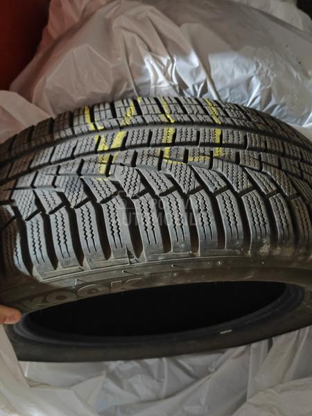 Hankook 225/60 R18 Zimska