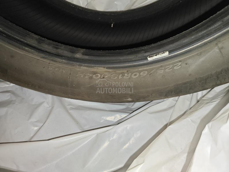 Hankook 225/60 R18 Zimska