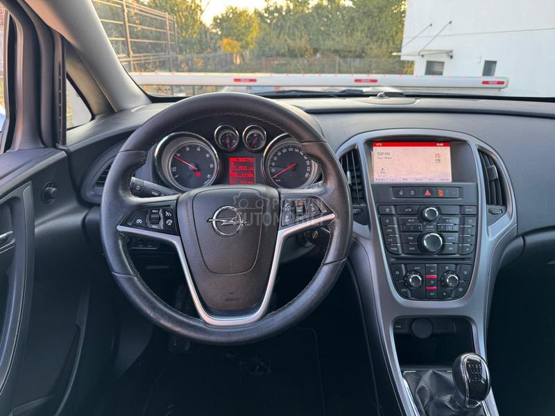 Opel Astra J 
