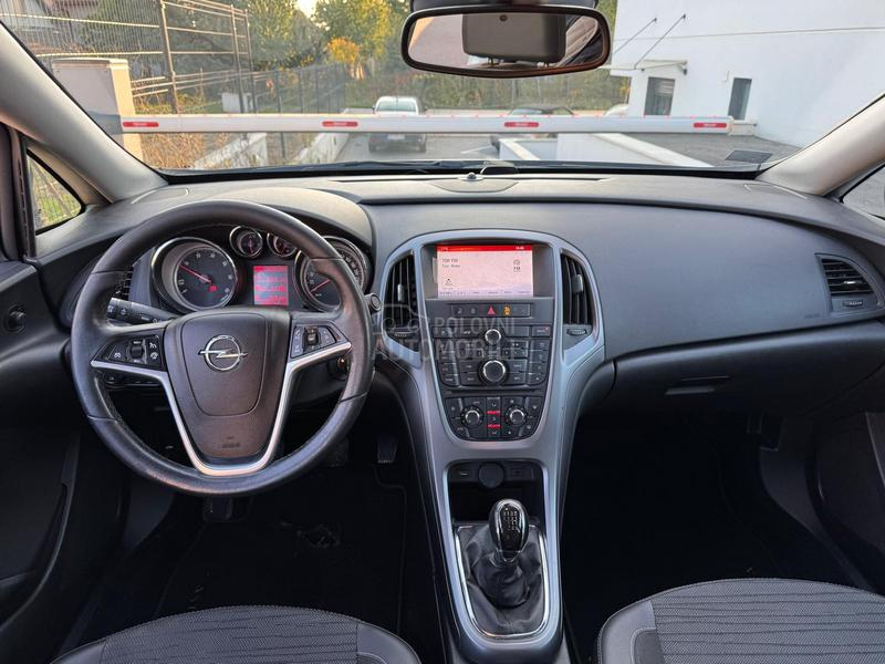 Opel Astra J 