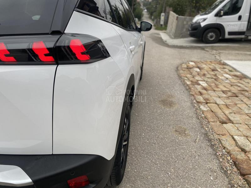 Peugeot 2008 1.2 ALLURE VIRT