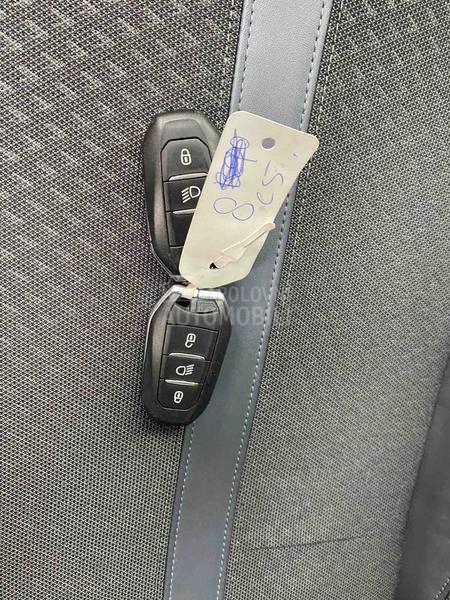 Peugeot 2008 1.2 ALLURE VIRT