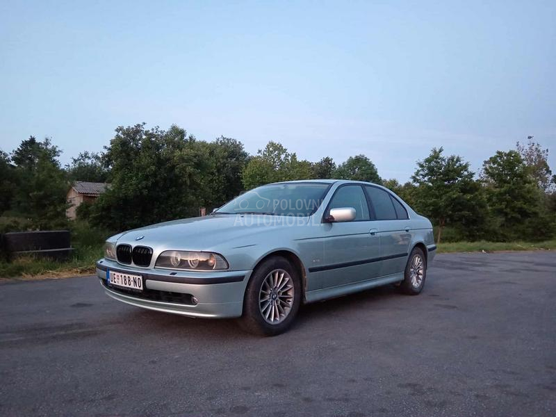 BMW 523 