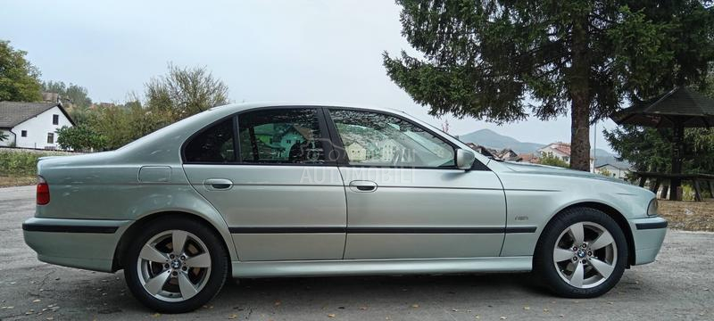 BMW 523 