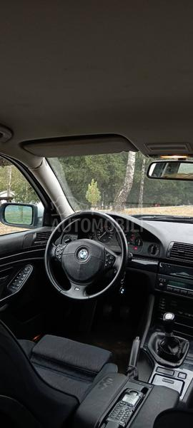 BMW 523 