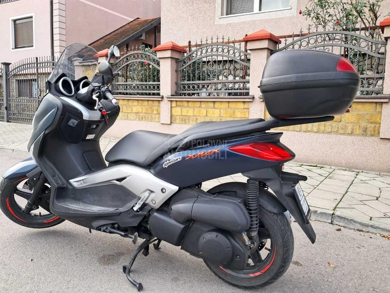 Yamaha XMAX 250
