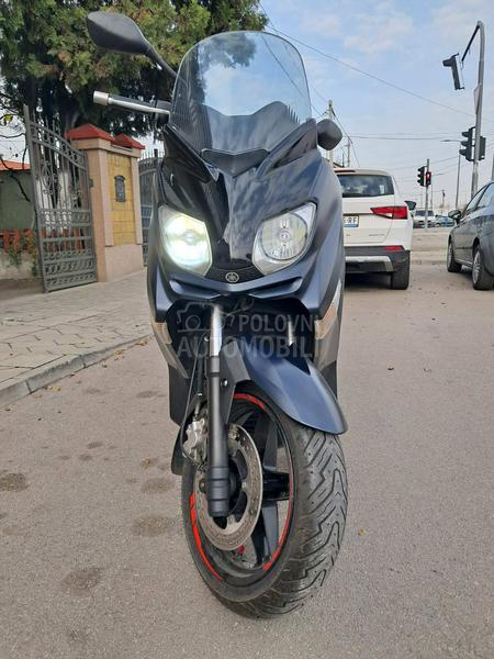 Yamaha XMAX 250