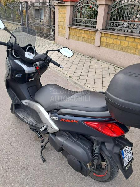 Yamaha XMAX 250