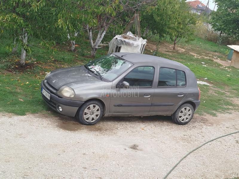 Renault Clio 1.4.8 v